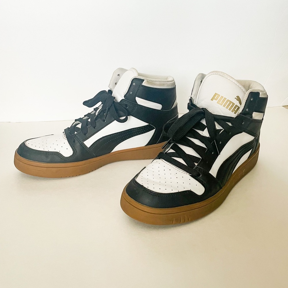 Puma Men’s Black and White Hightop Sneakers size 9.5